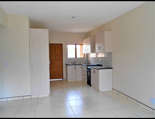 2 BEDROOM FLAT TO LET IN HOWICK CENTRAL